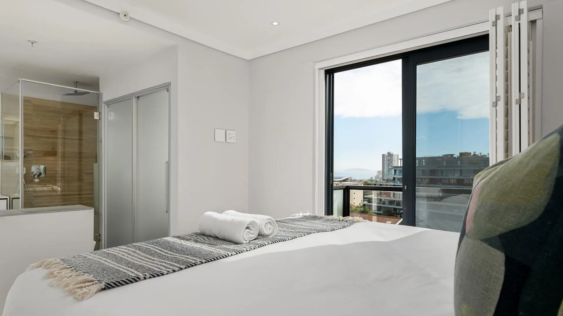 Queens View Unit 5 Cape Town Daire